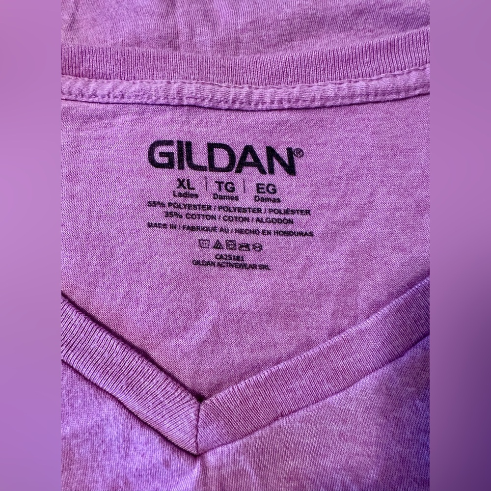 Women’s Gildan T Shirt Size XL - Picture 3 of 3